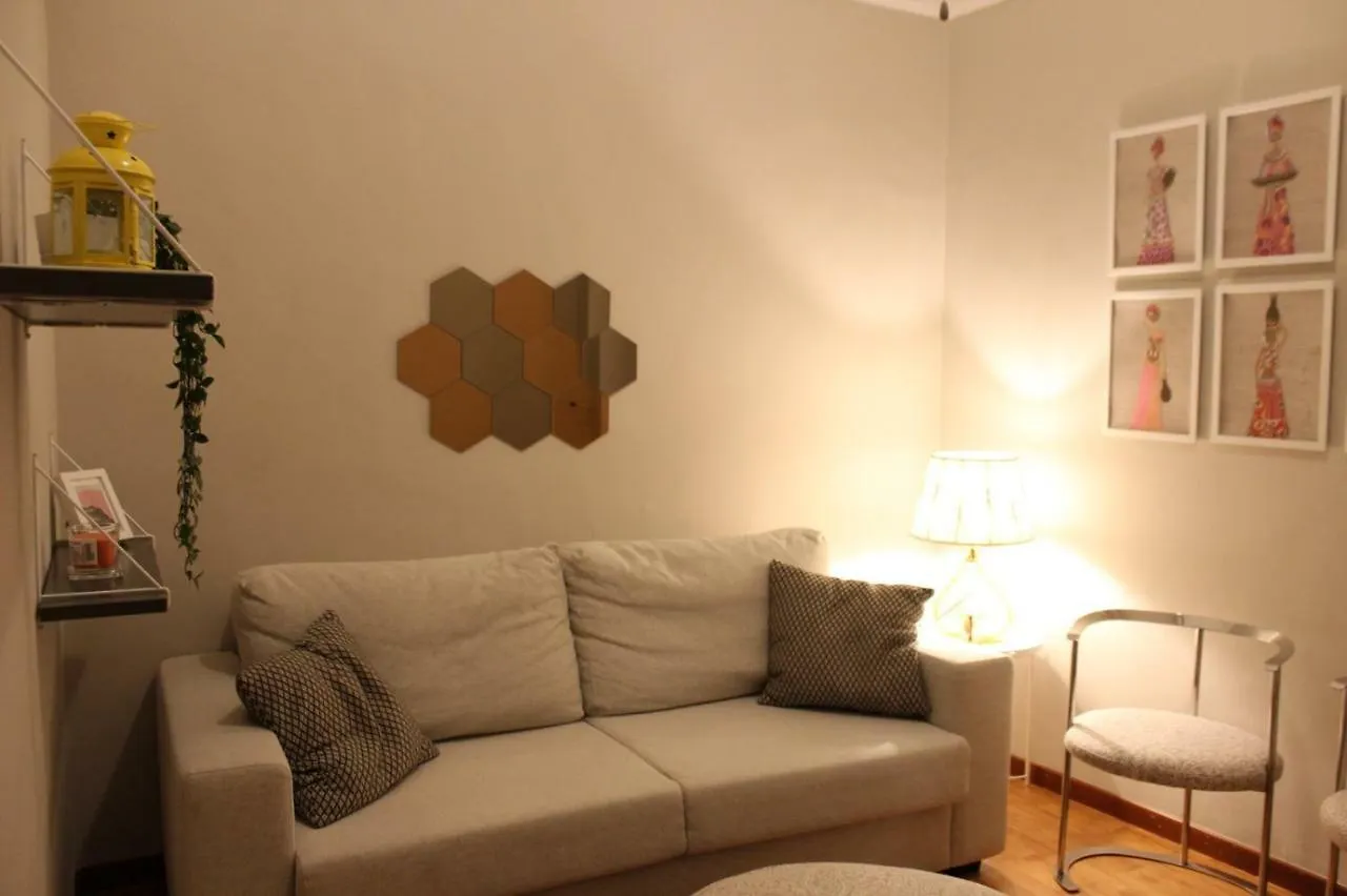 Calefati House Hotel Bari 0*,  Italia